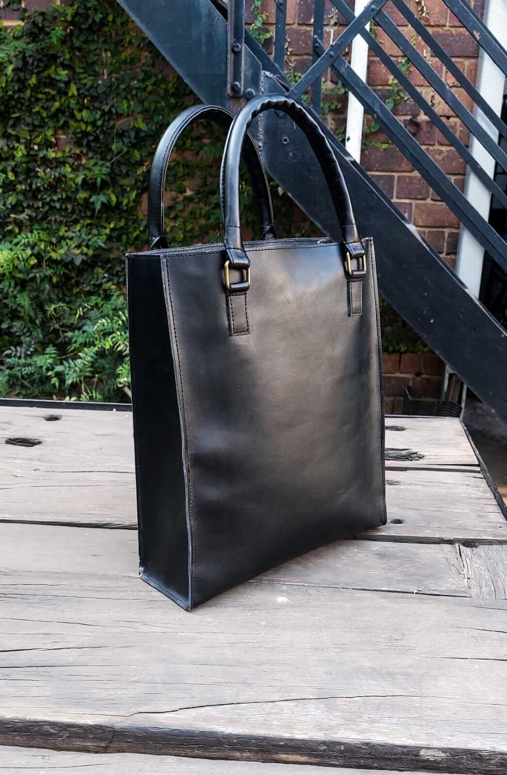 Mebala Mmapula tote bag genuine leather black